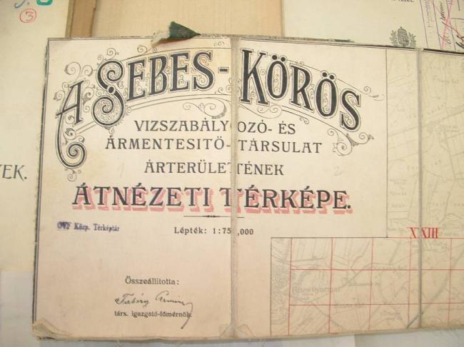 a tárgyak, épületek, eszközök, tervek és az emberek, akik
