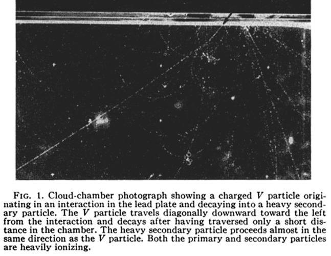 V-részecskék (3) A17 Töltött V-részecske kép tapasztalatai: Oldalirányú impulzusból vesszük észre Ez a