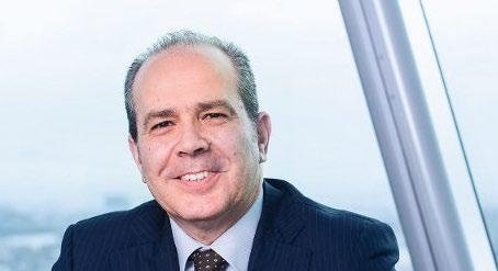 EURÓPAI BIZTOSÍTÁS- ÉS FOGLALKOZTATÓINYUGDÍJ-HATÓSÁG FAUSTO PARENTE Ügyvezető igazgató AZ ÜGYVEZETŐ IGAZGATÓ ELŐSZAVA 2017-ben az EIOPA szervezetként továbbra is hatékonyan használta fel