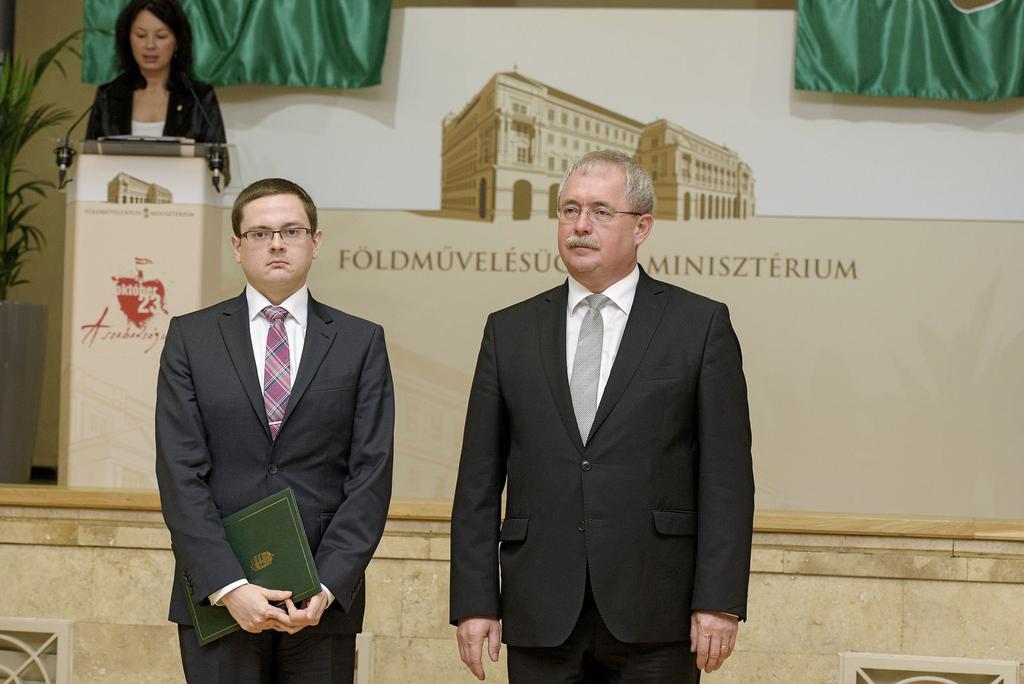 igazgatási tevékenységéért, nyilvántartások vezetéséért; Haraszti Sándornak, a Pest Megyei Kormányhivatal, Érdi Járási Hivatal élelmiszerlánc-biztonsági, Növény és Talajvédelmi Főosztály permetező
