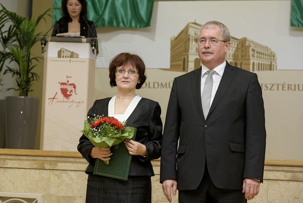 objektív tudósításában, a hiteles tájékoztatásban, a Karcag FM Rádió és az infokarcag.hu hírportál irányításában végzett kiváló tevékenységéért; Pintér Csabánénak, a Kisalföldi Erdőgazdaság Zrt.
