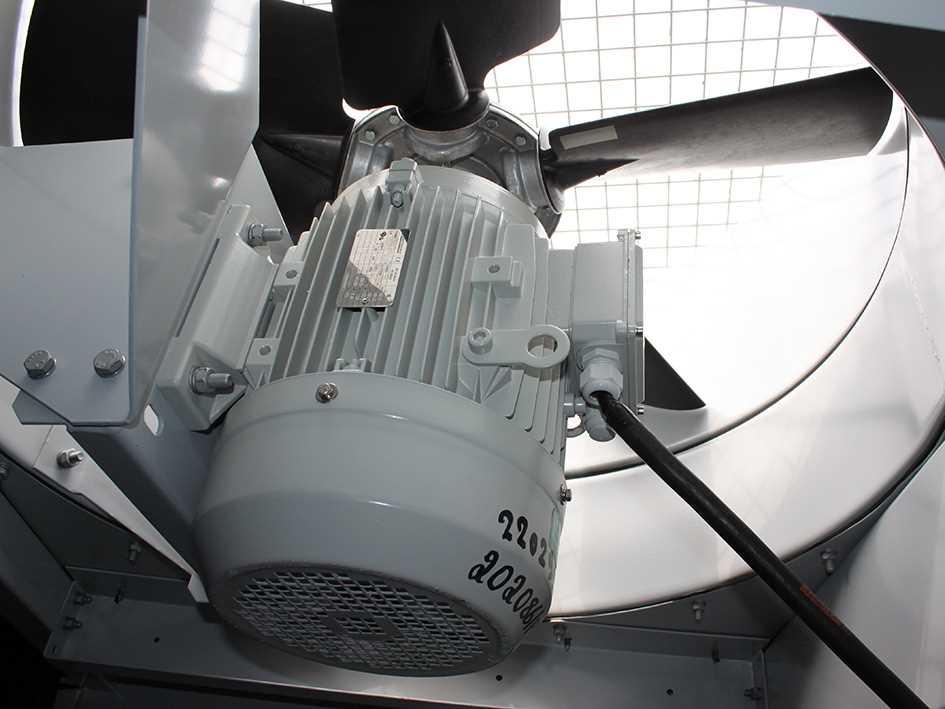 A modellek S15E/XES15E-0809-x & S15E/XES15E-0812-x közvetlen meghajtórendszerrel vannak felszerelve minden ventilátoron.