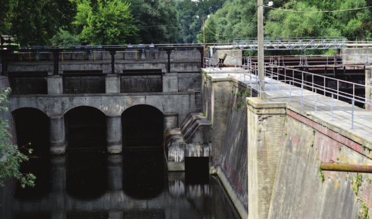 Az első évtizedek után a csatorna vízellátása egyre aggasztóbbá vált (eliszaposodás). A helyzet javítása érdekében 1855-ben Bezdánnál egy új torkolati zsilipet építettek.