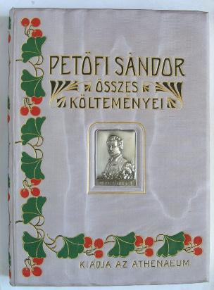 A most 80 éves Beke Sándor bizony követelt, cserébe korszakos előadásokat, ahogy színházakat, színházi korszakokat kaptunk ajándékul. S mivel a mai napig alkot, várhatunk még tőle meglepetéseket.