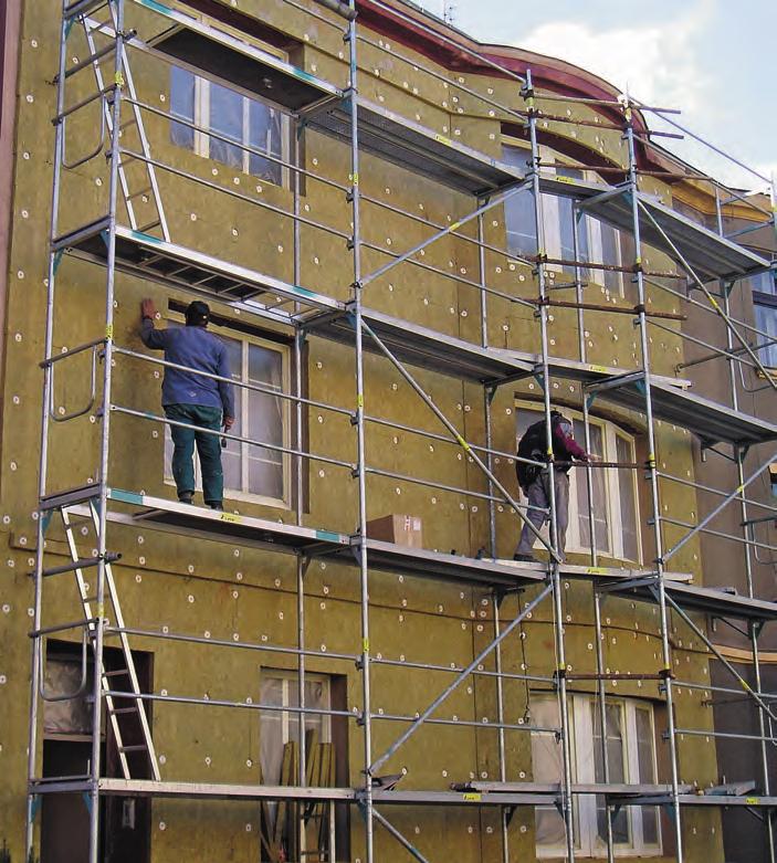 Újdonság a homlokzati hőszigetelésben Új kétrétegű hőszigetelés a ROCKWOOL-tól A Fron trock Max E h o m l o k z a t i kő z e t g y a p o t szi ge te lő le mez iga zi új don ság.
