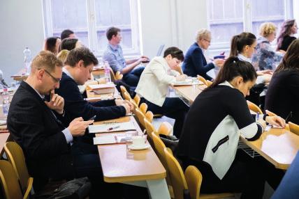 Ü, Tegye fel kérdéseit a pályakezdéssel, életvezetéssel kapcsolatban, vegye igénybe személyes