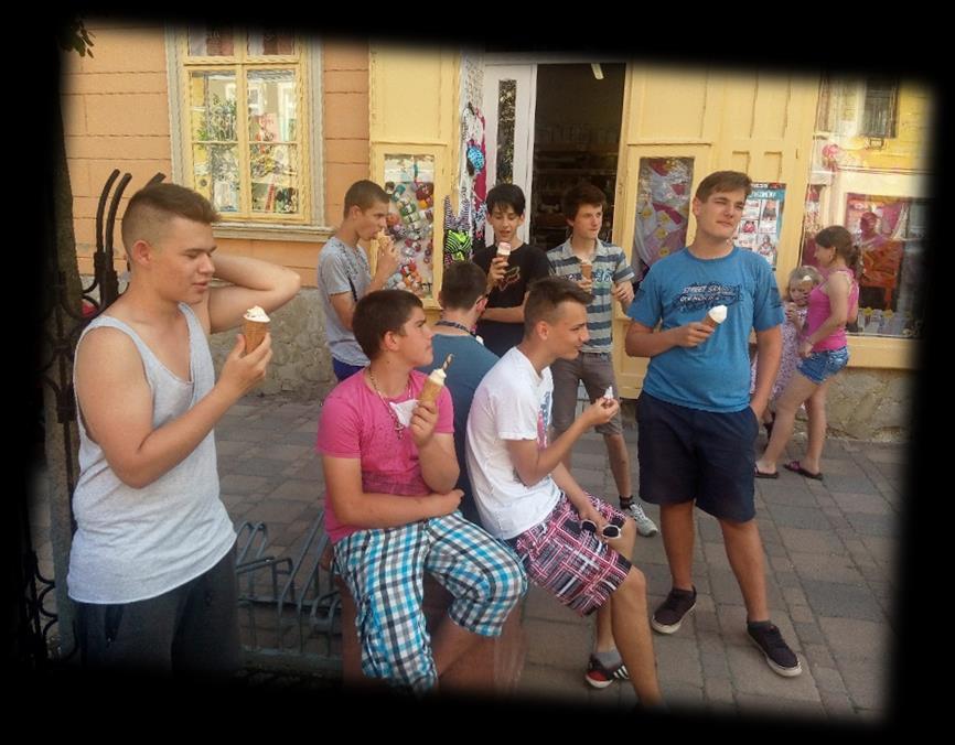 gombóc fagyit kapott a