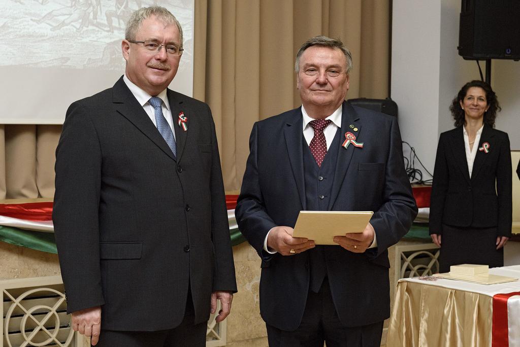 Vancsura József Antal, a Gabonatermesztők Országos Szövetségének alapító elnöke évtizede a szarvasmarha- és juhtenyésztés oktatásában, a húsminőség javításában elért technológiai- és