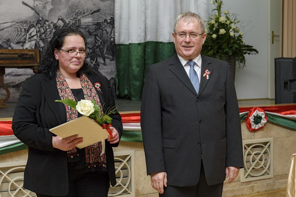 ellenőrzésekben végzett kiváló munkájáért, az állattartó-telepek szakszerű működését segítő tevékenységéért; dr.