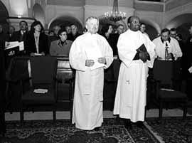 È un Documento che si offre proprio alla meditazione, ha spiegato giovedì 22 febbraio rispondendo spontaneamente alle domande dei sacerdoti della diocesi di Roma.