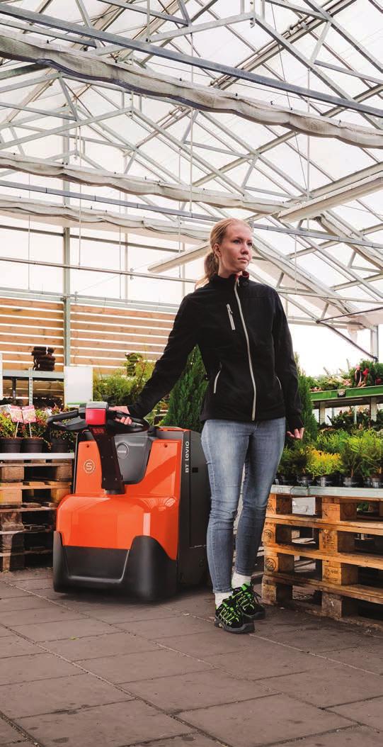 10 TOYOTA MATERIAL HANDLING GYALOGKÍSÉRETŰ TARGONCÁK 11 Akadálymentes és biztonságos rálátás a villákra Könnyen működtethető kezelőszervek a menet- és emelési funkciók, valamint az egyedülálló