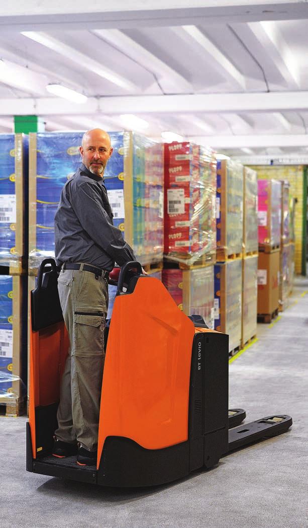 12 TOYOTA MATERIAL HANDLING KEZELŐÁLLÁSSAL SZERELT TARGONCÁK 13 TOYOTA BT LEVIO P SOROZAT A BT Levio P sorozat a kompakt kivitel mellett kínál akár