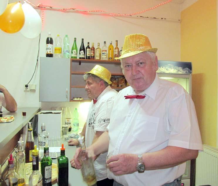 Byla k vidění spousta krásných masek a paní učitelky s dětmi připravily pro všechny zúčastněné krásný program. ŠH 1 3 4 2 4 1.