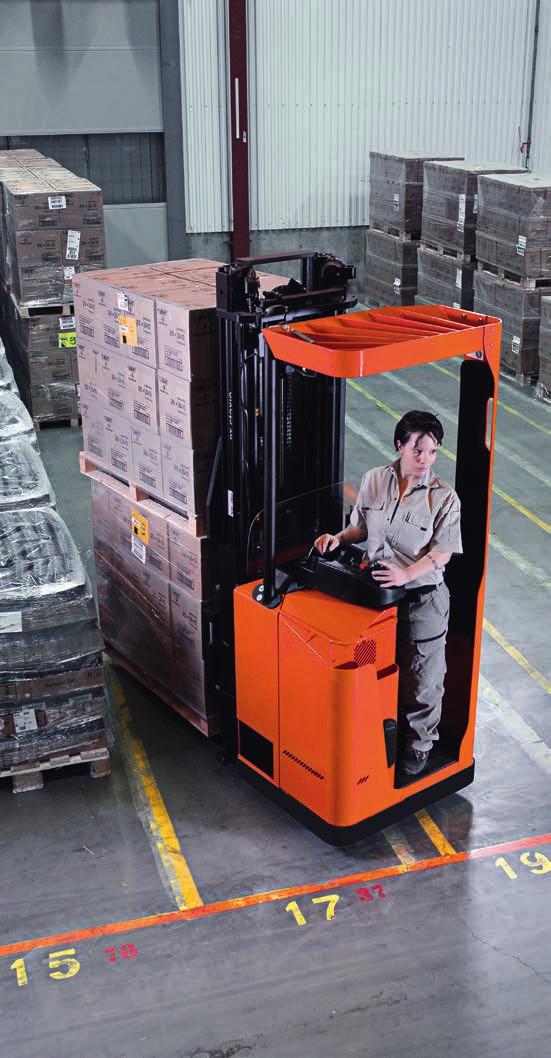 16 TOYOTA MATERIAL HANDLING KEZELŐÁLLÁSSAL SZERELT FELRAKÓ TARGONCÁK 17 TOYOTA BT STAXIO S SOROZAT A BT Staxio S sorozatot olyan munkákhoz tervezték, ahol a gépkezelőnek a talajszintnél magasabban,