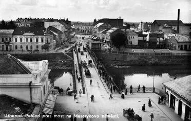 2.2. RUSZINOK, MAGYAROK, ZSIDÓK: DEMOGRÁFIA ÉS INTERETNIKUS VISZONYOK 141 Ungvár központja, távolban a Masaryk tér, 1930-as évek bár származásukra nézve keleti szlávok, mégis vérségi, műveltségbeli,