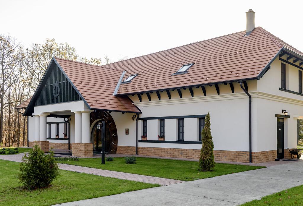 körülmények között is az életben maradtak a fák.