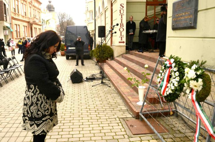 A kommunizmus áldozataira emlékeztek Csurgón Csurgó Város Önkormányzata és a Csokonai Közösségi Ház szervezésében tartottak megemlékezést a Kommunizmus Áldozatainak Emléknapján.