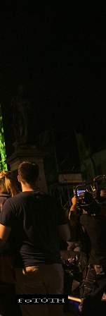 pécsi közönségről vagy a világ bármely pontjáról érkezőkről, a fényművészet szakértőiről vagy a látogatókról, akik egyszerűen szeretnék jól érezni magukat.