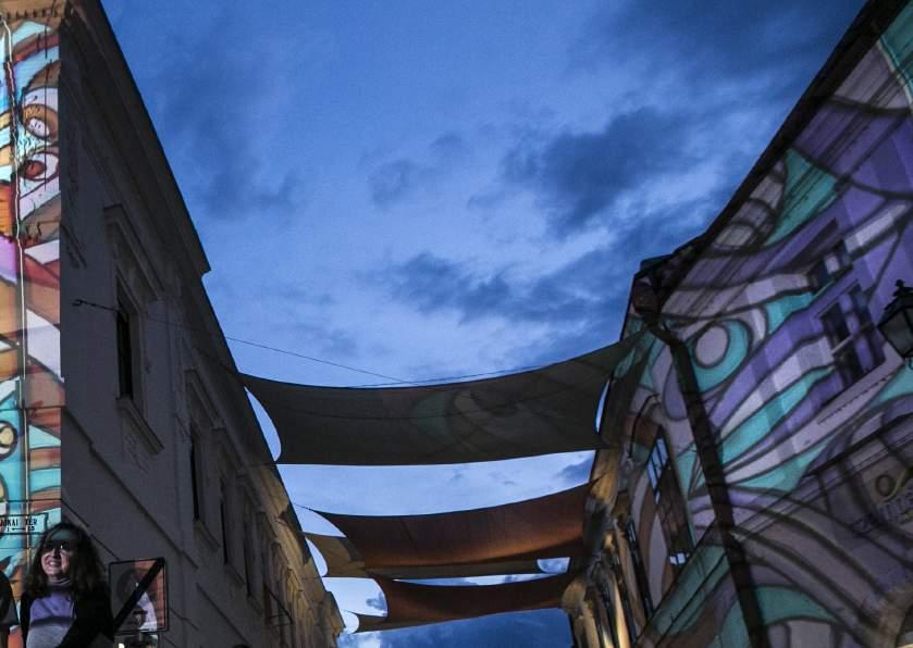 CSAK ÉJSZAKA LÁTOGATHATÓ: 5. Nagy András (XYZ): WE SENSE Cella Septichora Látogatóközpont Sétatér Nyitva: csütörtök, péntek, szombat: 21.30 01.00, vasárnap: 21.30 00.00 6.