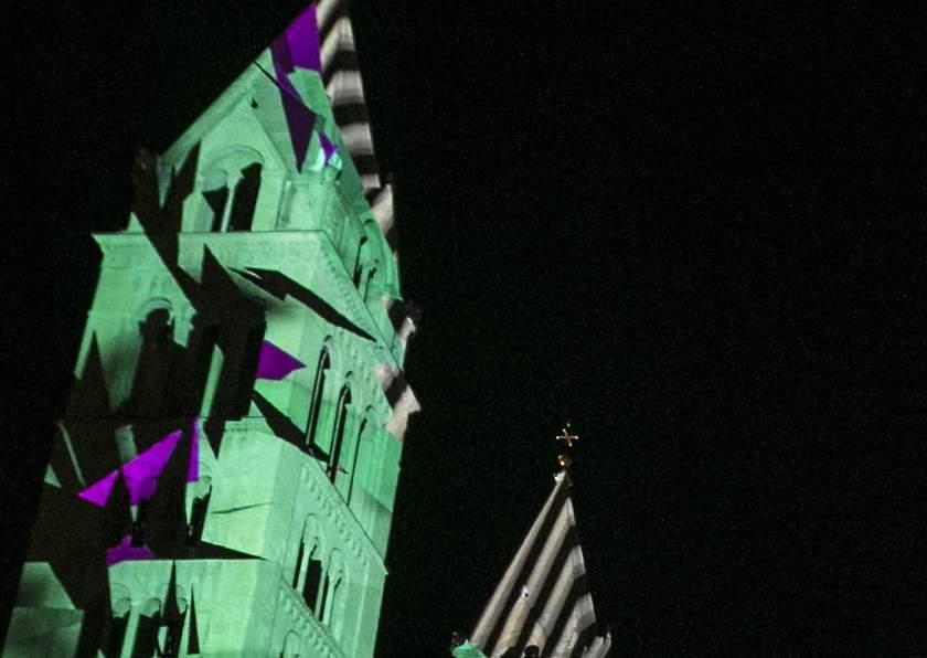 6 ZSOLNAY LIGHT ART FÉNYFESTŐVERSENY A Zsolnay Light Art Fényfestőverseny negyedik alkalommal hozza össze a szakma legjobbjait, hogy megmutathassák, milyen vizuális tartalmakat tudnak egy