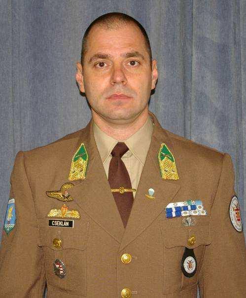 Cseklán István alezredes Cseklán István alezredes, vagyok 1971.10.07-én születtem Budapesten.