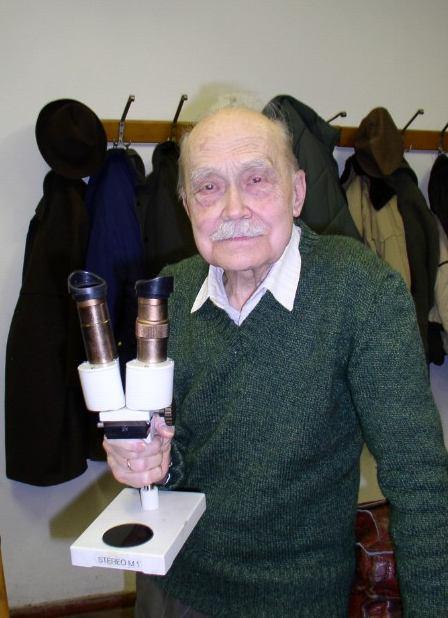 Elmondása szerint, első alkalommal 1931-ben diákként járt a Velencei-hegységben, lepkét gyűjteni. Elképzelhető, hogy döntését ez az élmény is befolyásolta.