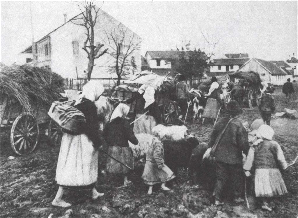A revolver / revolver E protiletalski mitraljez / légvédelmi géppuska B bojni strup / hadi méreg F letala / repülőgép C tank / tank G jadrnice / vitorlás hajók D jedrska bomba / atombomba H