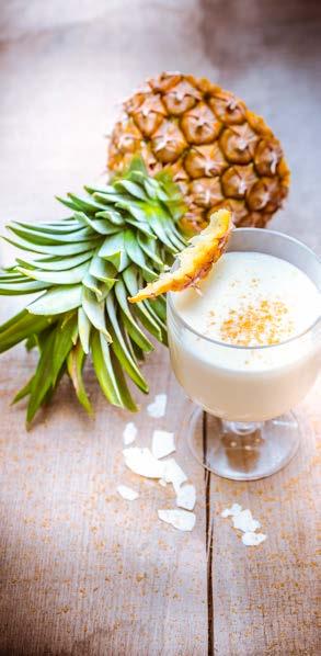 Piña Colada Program Ice Crush (Jégaprító) 4 10 perc 250 g érett ananász 250 ml kókusztej 2 ek méz 200 ml narancslé 5 jégkocka 1 ek demerara cukor 1. Hámozza meg és kockázza fel az ananászt. 2. Tegye az ananászt, a jégkockát és a mézet a turmixgépbe.
