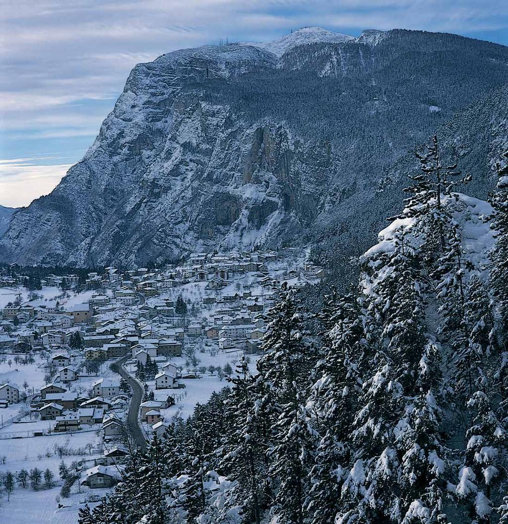 *** Fai Apartmanok Fai della Paganella 1030m Fekvése: Fai della Paganella központ jában található privát apartmanok. Sí pá lyá tól való távolsága 1,5 km. Síbusz megállója 50-100 m.